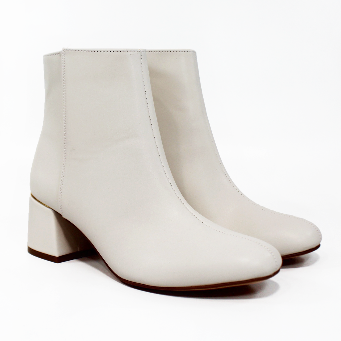 Botin de Vestir Late con Tacón Bajito con Detalle Dorado de Dama LADY PAULINA