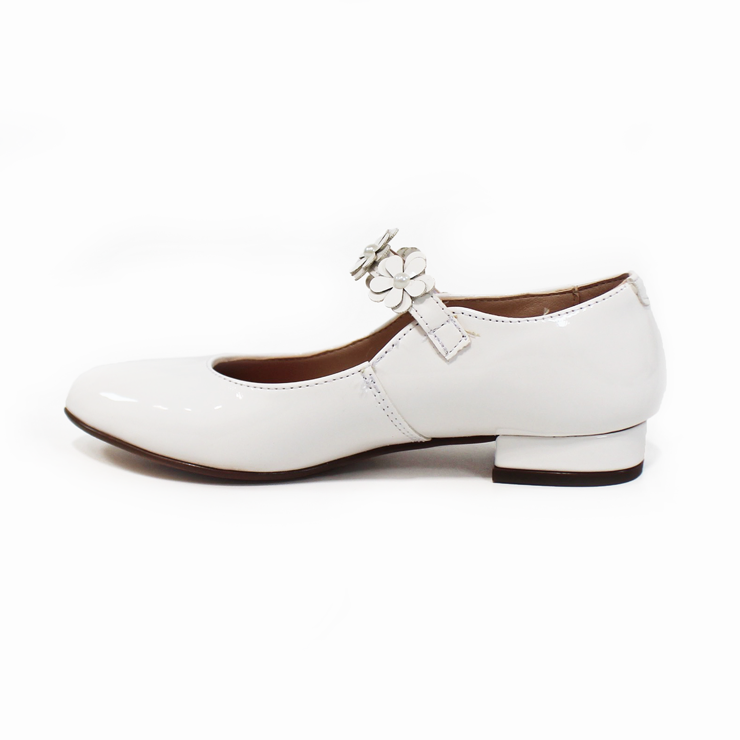 Zapatilla con Mini Tacón de Niña Latte Charol con Flores JAKUNA