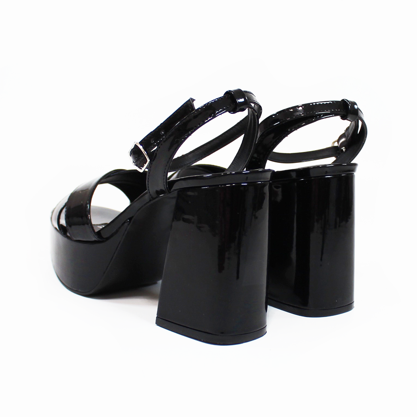 Sandalia de Plataforma Negro Charol Cruzada Destalonada con Pulsera TACZA