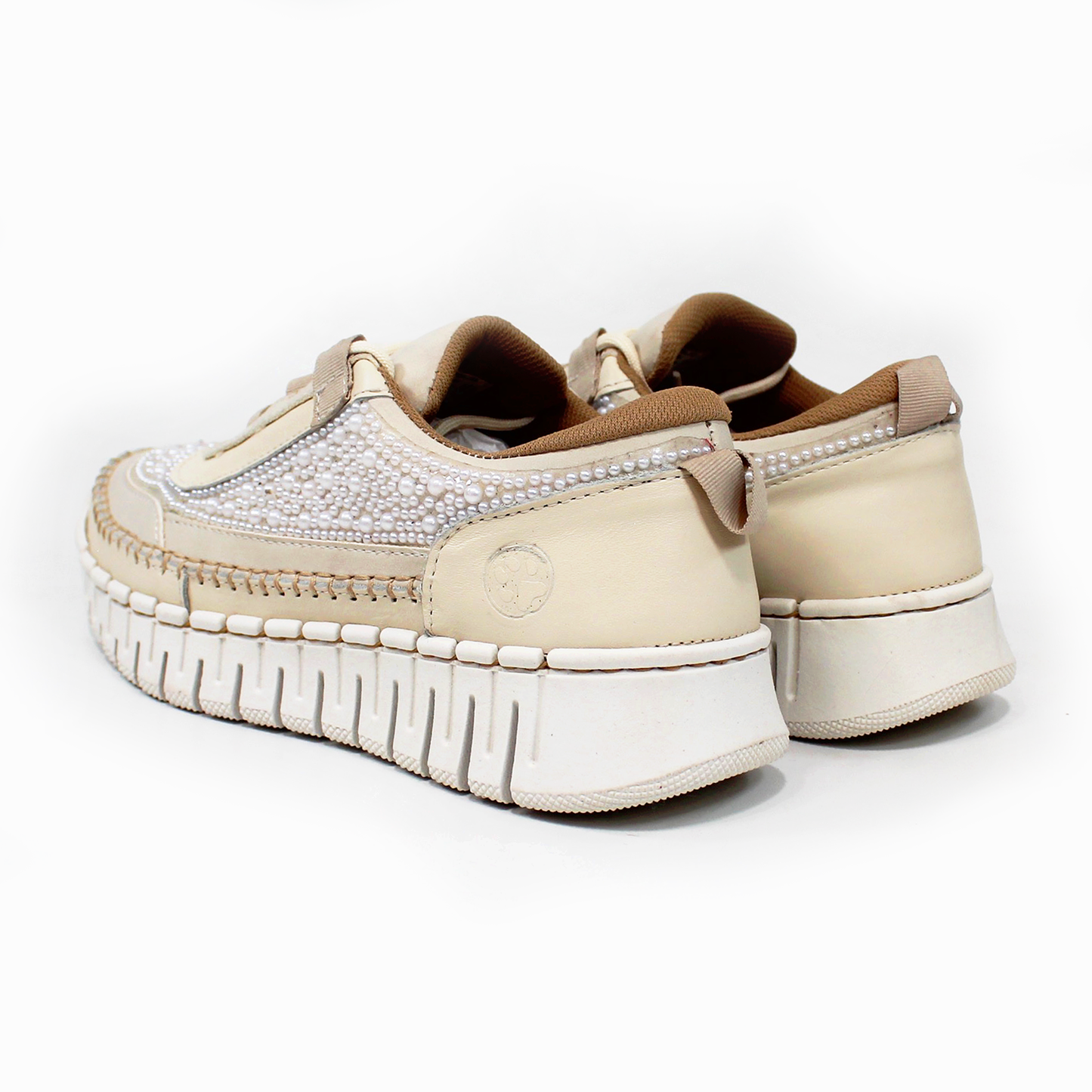 Tenis Sneaker LOBO SOLO Confort de Piel Beige con Perlas de Dama