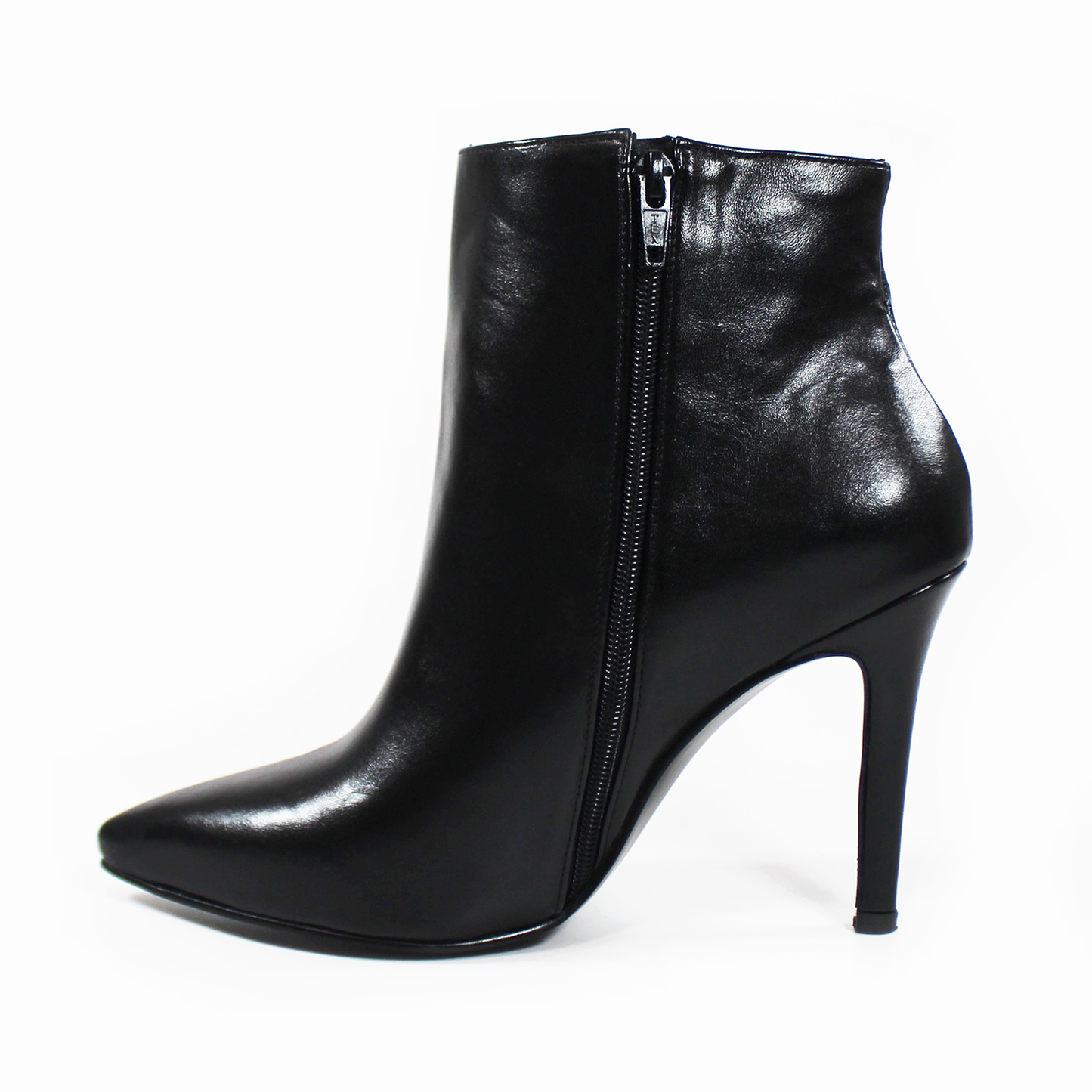 Botín Puntal Tacón Stiletto Negro Semipiel de Dama TACZA