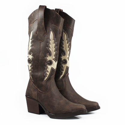 Bota Vaquera Café con Bordado Beige de Dama TACZA