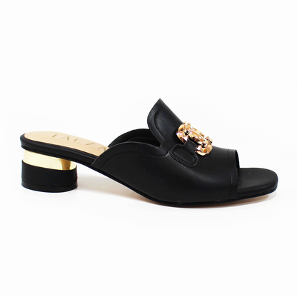 Mule de Tacón Negro con Detalle de Herraje y Tacón Redondo TACZA