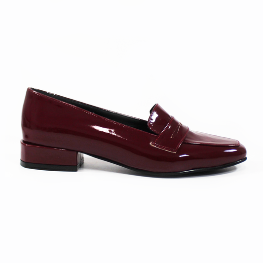 Mocasín Clásico Vino Charol de Dama TACZA