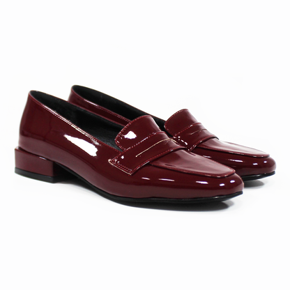 Mocasín Clásico Vino Charol de Dama TACZA