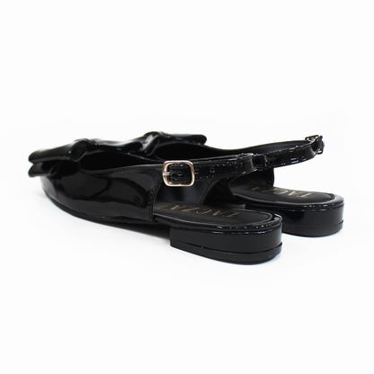 Flat Slingback con Moño en Punta Negro Charol TACZA