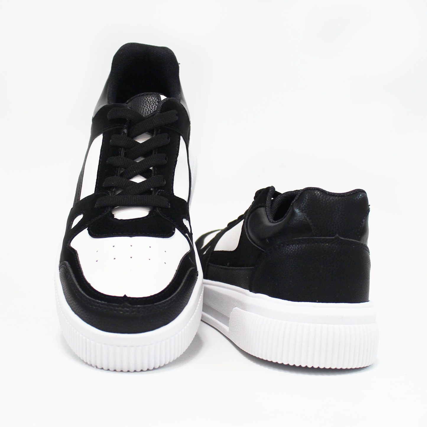 Tenis Sneaker Casual Negro con Blanco de Dama TACZA