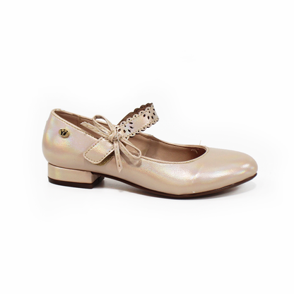 Zapatilla con Mini Tacón de Niña con Pulsera Troquelada de Flores y Moño Lateral JAKUNA