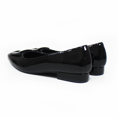 Flat Puntal con Botón Cuadrado Negro Charol de Confort LADY PAULINA