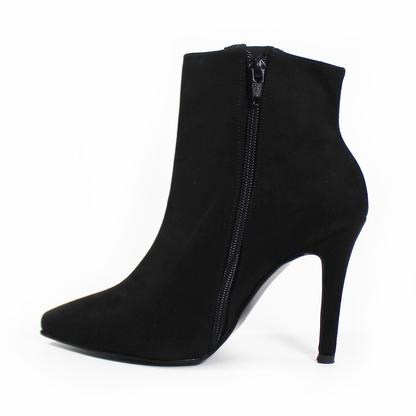 Botín Puntal Tacón Stiletto Negro Ante de Dama TACZA