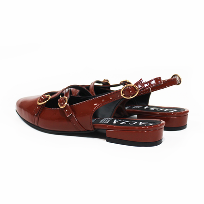 Flat Slingback Destalonada con Tiras Cruzadas Café Charol TACZA