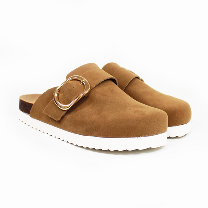 Zueco NOMADAS Camel con Detalle Hebilla de Dama