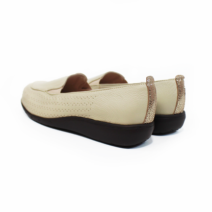 Zapato Confort de Piel Perforado Late de Dama SUAVE CAMINAR