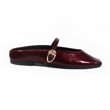 Mule Vino Charol con Pulsera en Empeine de Dama TACZA