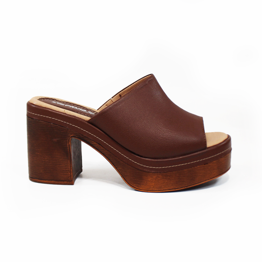 Zueco de Piel Café con tacón madera de Dama STEFANIA