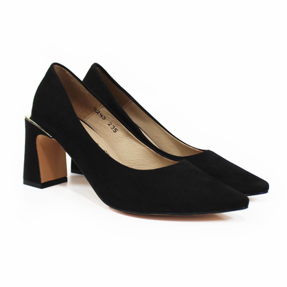 Zapatilla Negro Ante con Detalle en Tacón MACADA
