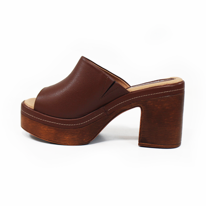 Zueco de Piel Café con tacón madera de Dama STEFANIA