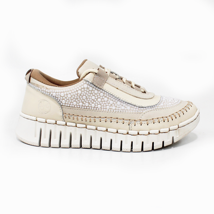Tenis Sneaker LOBO SOLO Confort de Piel Beige con Perlas de Dama