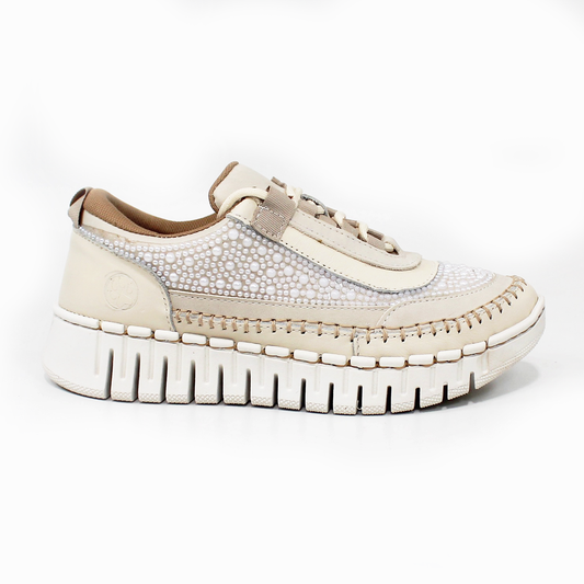 Tenis Sneaker LOBO SOLO Confort de Piel Beige con Perlas de Dama