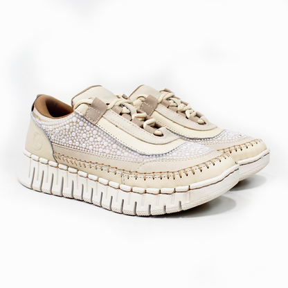 Tenis Sneaker LOBO SOLO Confort de Piel Beige con Perlas de Dama