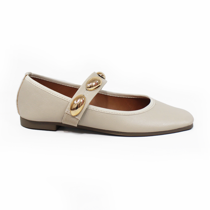 Flat Beige con Tira de Botones Dorados TACZA