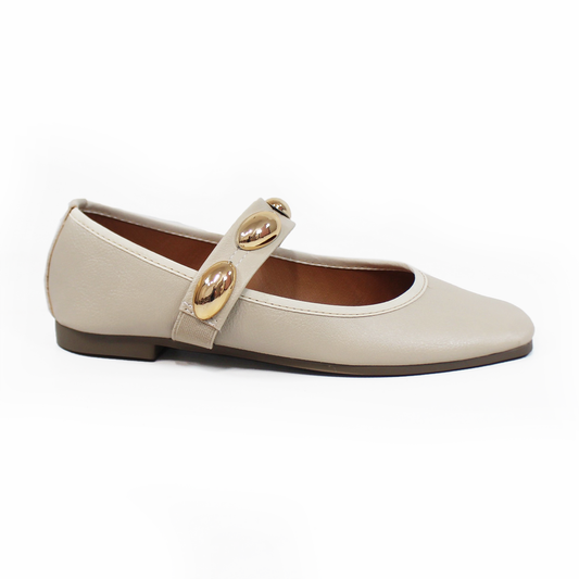 Flat Beige con Tira de Botones Dorados TACZA