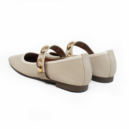 Flat Beige con Tira de Botones Dorados TACZA