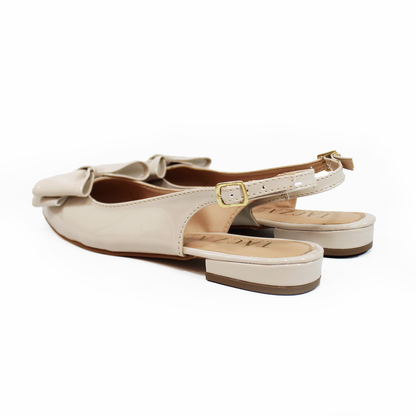 Flat Slingback con Moño en Punta Beige Charol TACZA