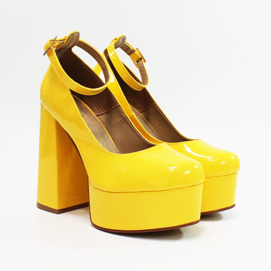 Zapato de Plataforma Tacón Amarillo Charol con Correa de Dama TACZA