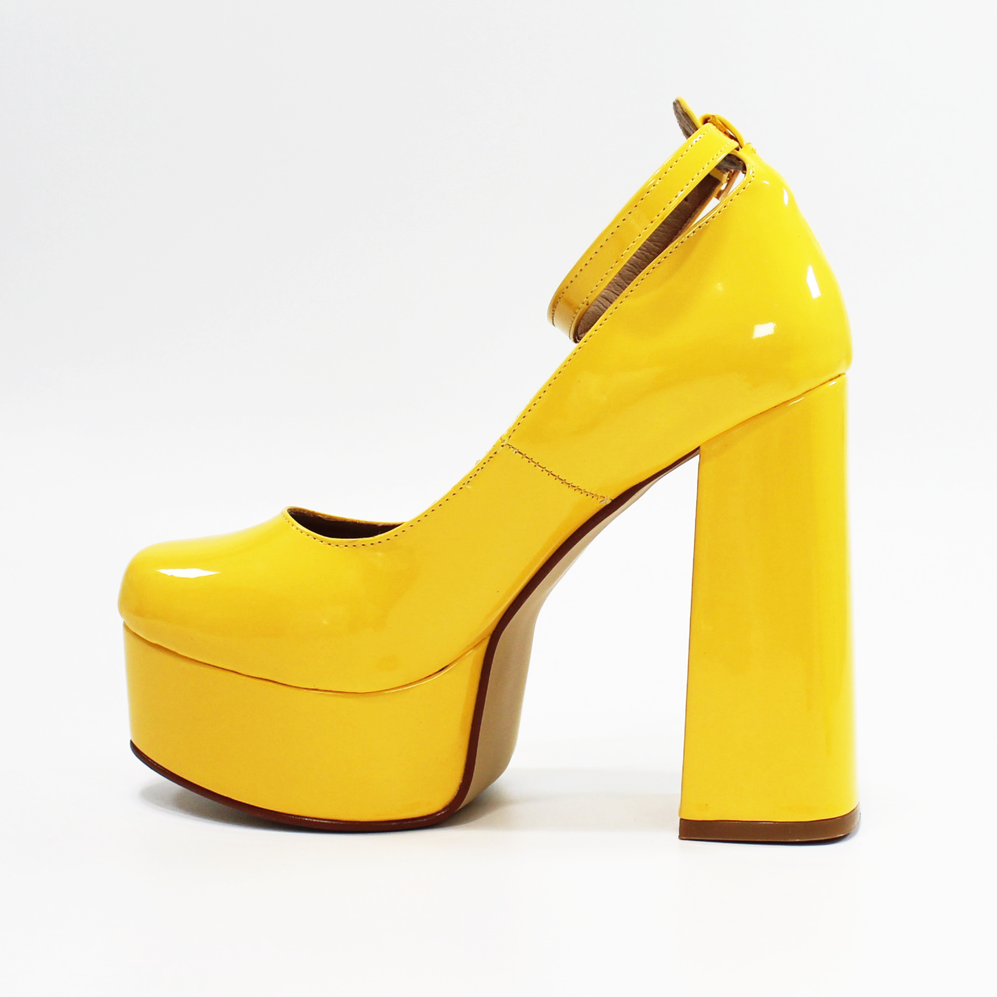 Zapato de Plataforma Tacón Amarillo Charol con Correa de Dama TACZA